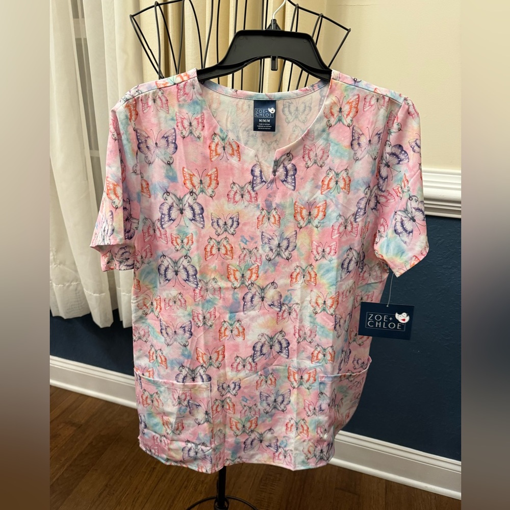 Zoe + Chloe Medium M Ethereal Pale Pink Butterfly Scrub Top Women Ladies Tie Dye